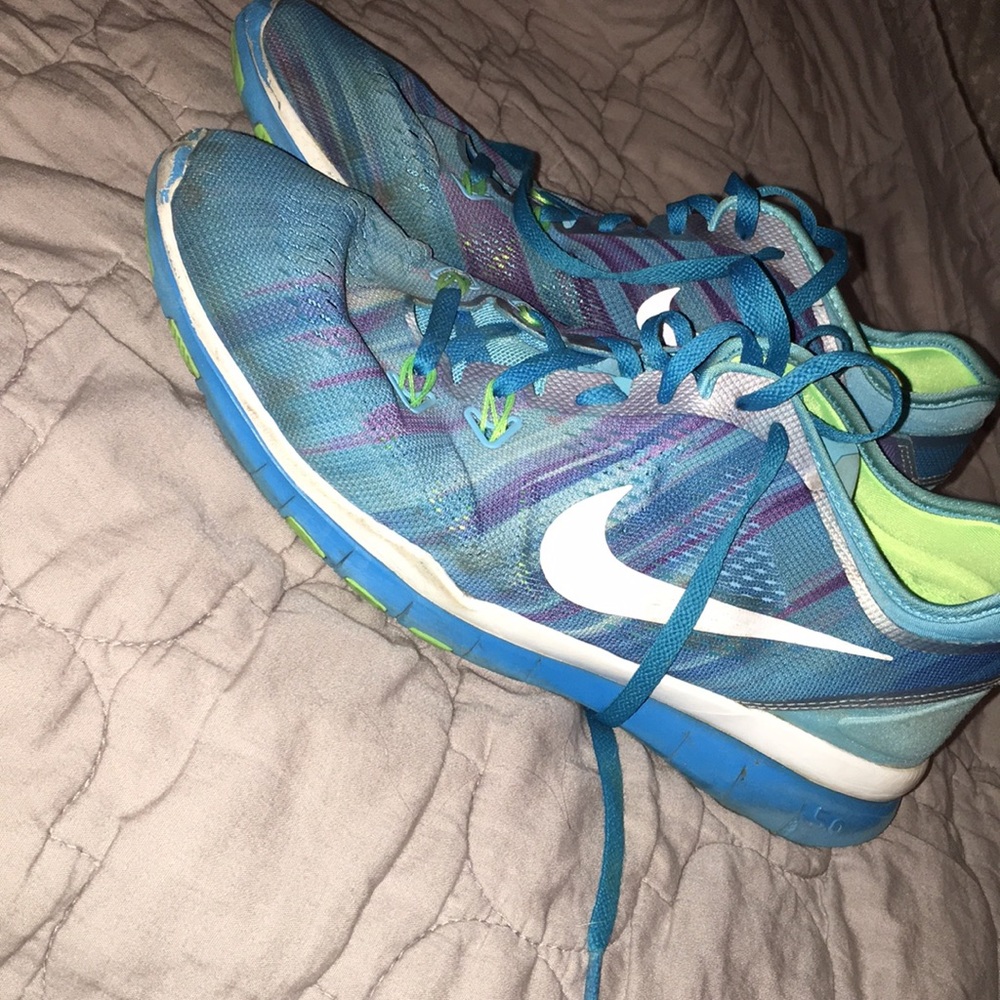 Nike free runs